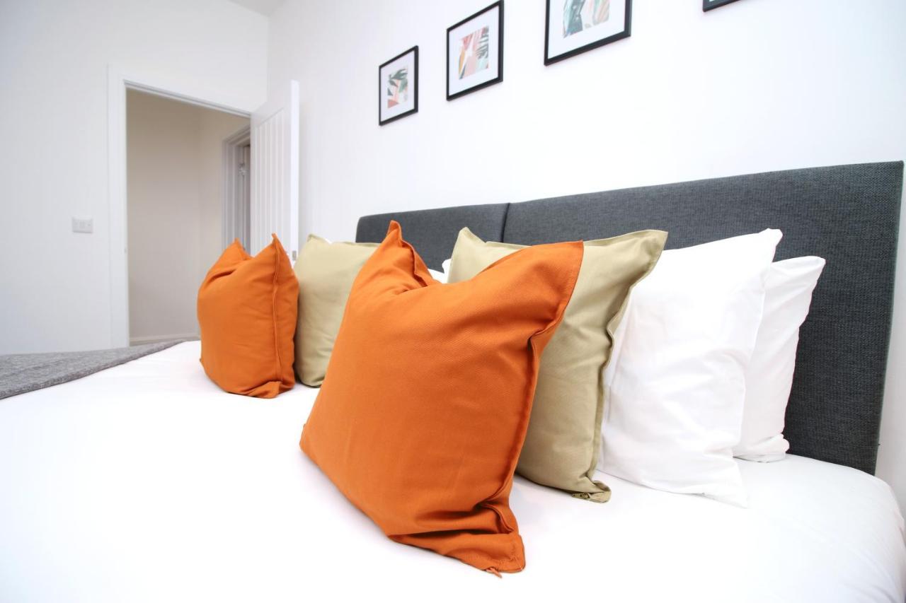 No 49 Apartments, Perfect For Business And Leisure Stays, 10 Min Drive Into Centre, Easy Access To Local Transport, 1br And 2br Available, Free Parking Appartamento *
