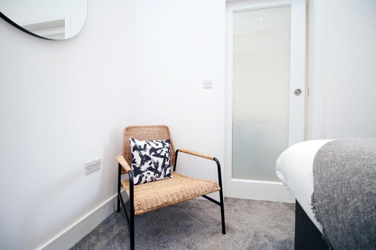 No 49 Apartments, Perfect For Business And Leisure Stays, 10 Min Drive Into Centre, Easy Access To Local Transport, 1br And 2br Available, Free Parking Appartamento